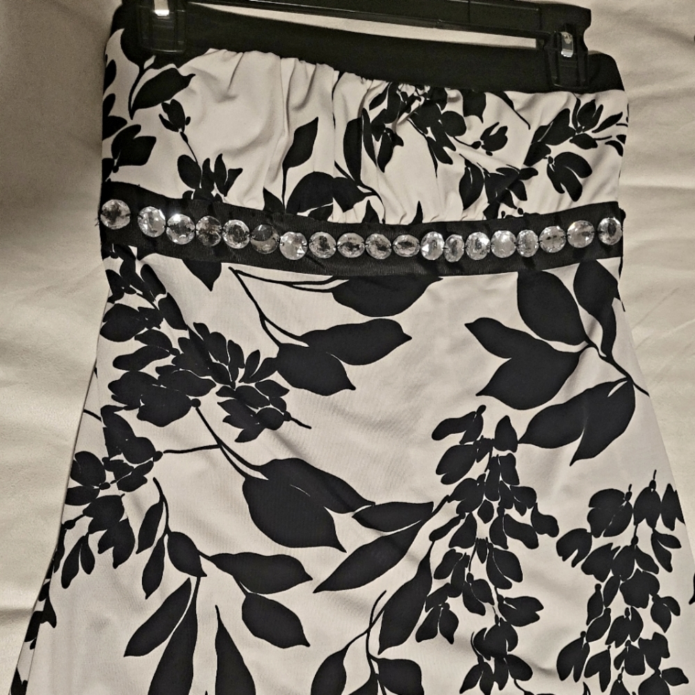 Black/White design Rhinestone Tube top and skirt